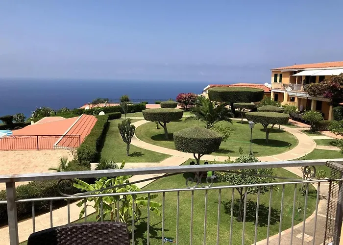 Casa Marzy- Charming Tropea Studio With Pool, Sea & Volcano Views