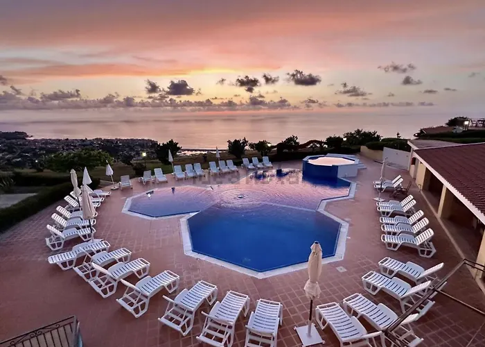 Casa Marzy- Charming Tropea Studio With Pool, Sea & Volcano Views