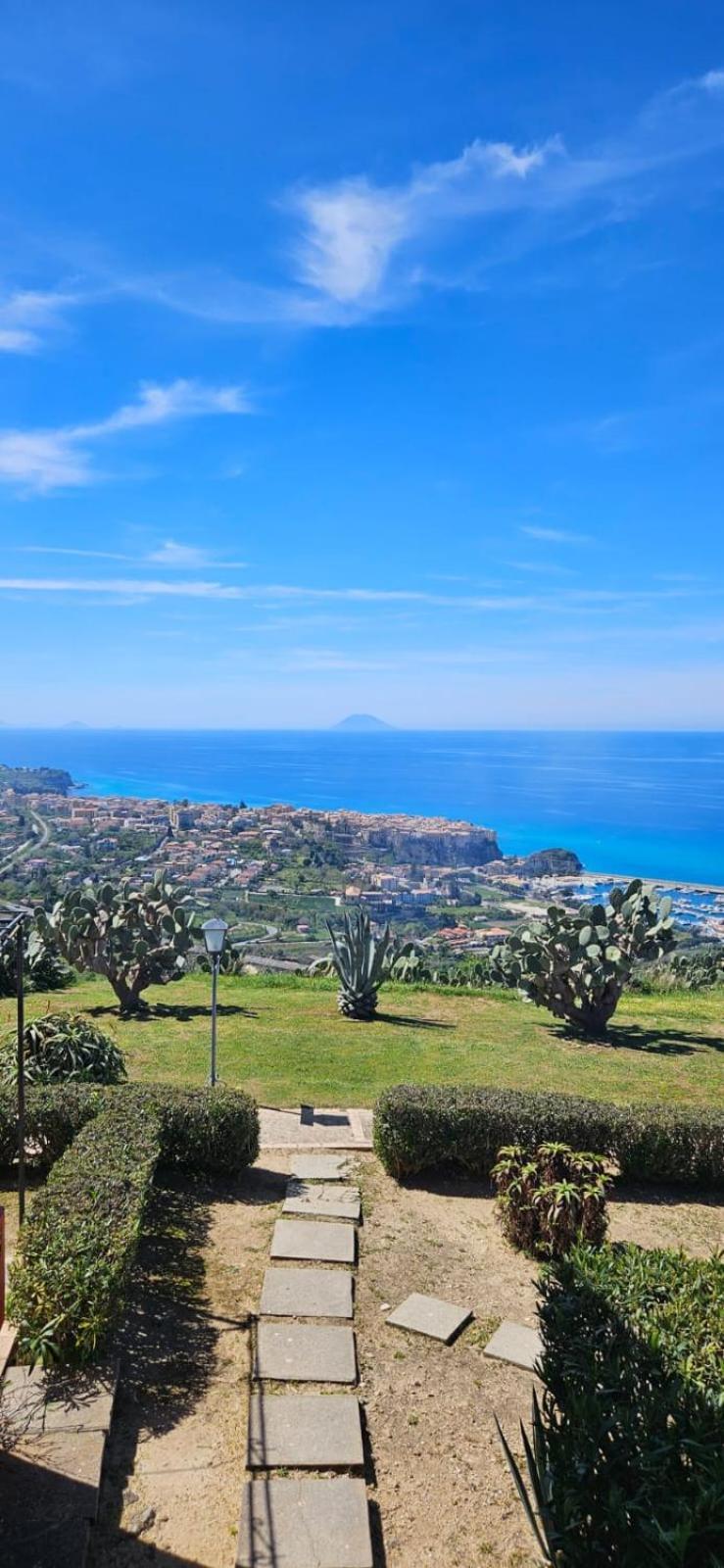 Casa Marzy- Charming With Pool, Sea & Volcano Views Apartment *